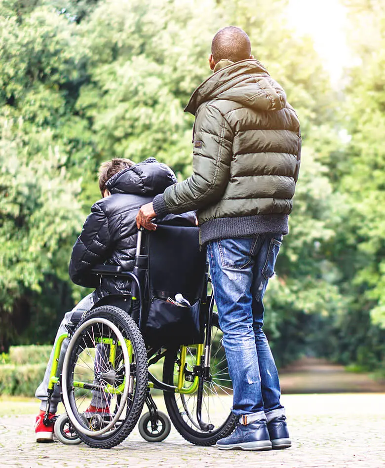 Pflegekreuz GmbH - Kundenbetreuung mit Rollstuhl